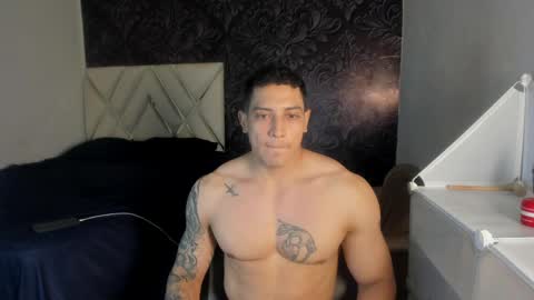 andrew_jhones online show from June 2, 6:14 am