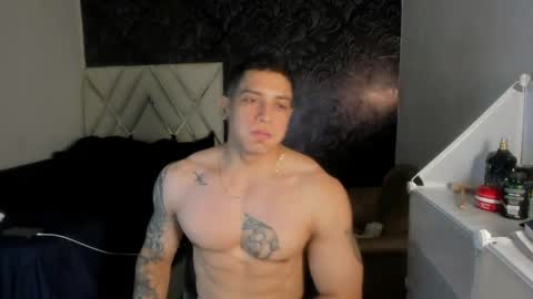 andrew_jhones online show from May 31, 6:47 am