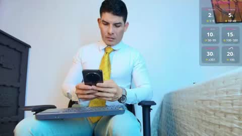 andrewstelee online show from June 10, 3:30 am