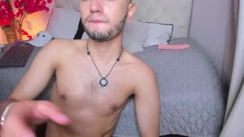 AndruCastillo online show from May 12, 1:03 am