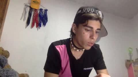 andryt31135 online show from May 18, 4:29 am