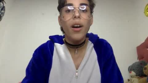 andryt31135 online show from May 11, 3:41 am