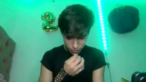 andryt31135 online show from May 27, 3:47 am