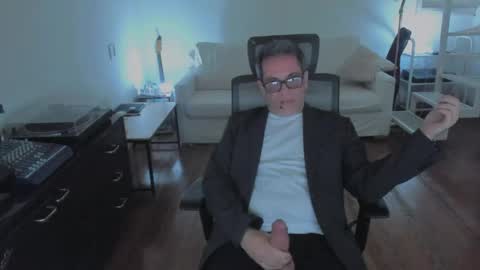 Andrew online show from June 6, 8:37 pm