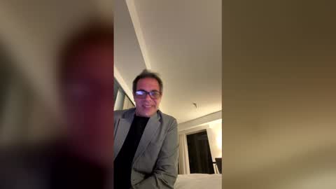 Andrew online show from May 19, 4:51 am