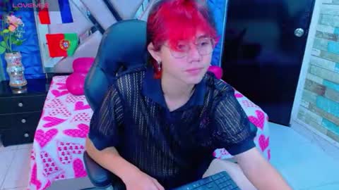 andy_collin5 online show from July 18, 12:21 pm