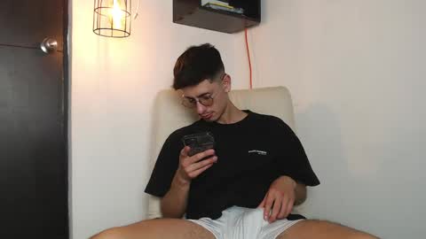 andy_collins__ online show from April 18, 2:57 am