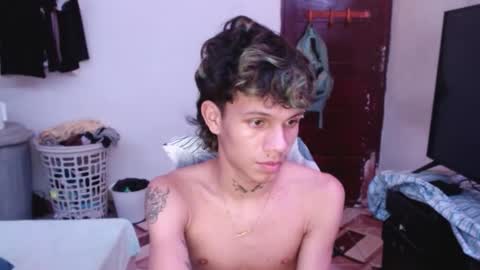 andy_dan1 online show from May 4, 6:37 am