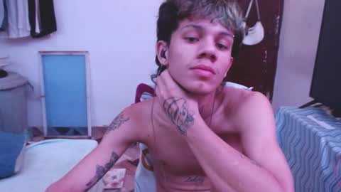 andy_dan1 online show from May 17, 6:21 am
