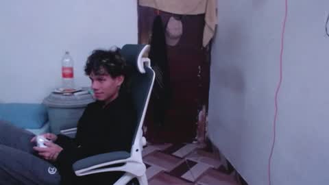 andy_dan1 online show from June 9, 10:50 am