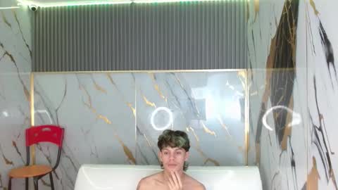andy_dan1 online show from April 17, 10:01 pm