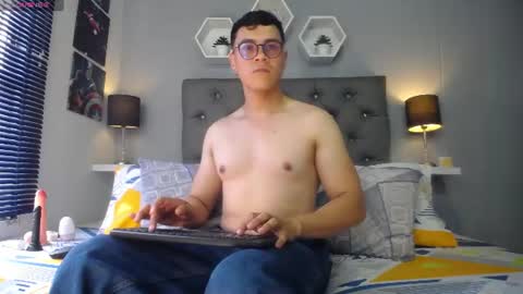 ANDY ESTEVEZ online show from July 8, 8:02 pm