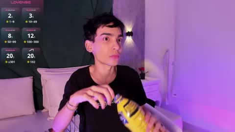 A N D Y online show from June 5, 11:49 am