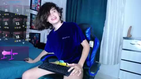andy online show from August 8, 11:12 pm