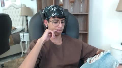 andyxibrat online show from May 8, 6:41 pm