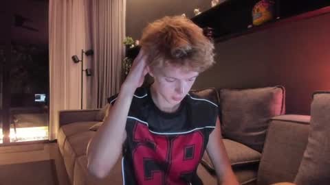 angel_andreww online show from August 6, 1:17 pm