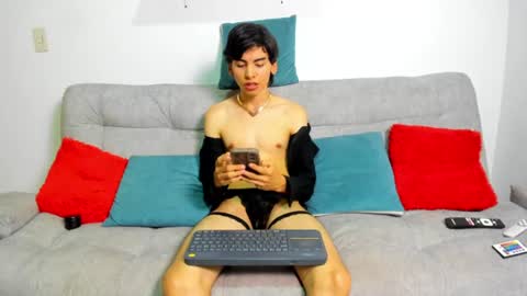 angel_dustt1 online show from July 27, 9:55 pm
