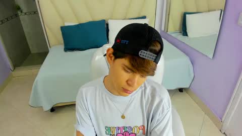 angel_wish_ online show from April 24, 3:42 am