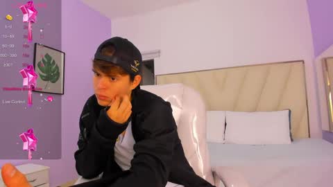 angel_wish_ online show from April 21, 3:13 am