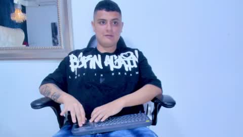 angelblue   online show from June 24, 10:12 pm