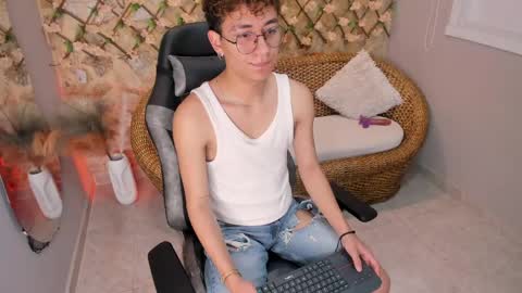 angelobellini online show from April 30, 8:57 pm