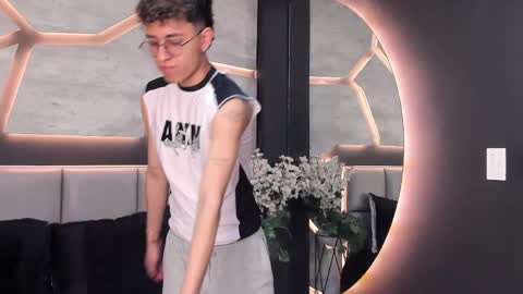 angelobellini online show from May 15, 7:22 pm