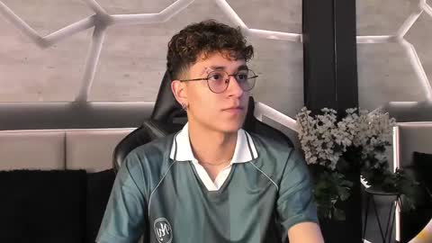 angelobellini online show from May 18, 7:18 pm