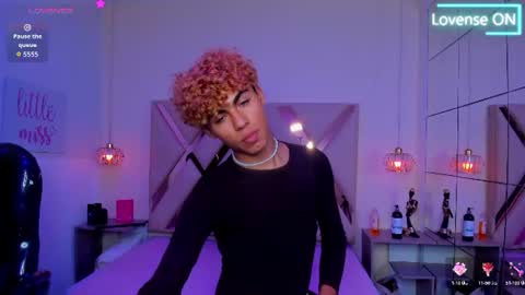 anyelotwink online show from August 5, 3:33 am