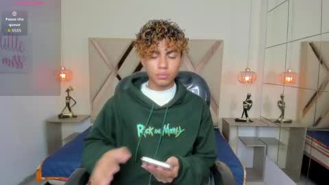 anyelotwink online show from April 28, 4:39 am