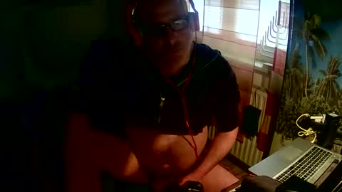 aphextwin72 online show from May 6, 8:04 am
