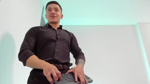 Jonathan online show from May 17, 5:20 pm