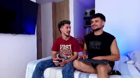 Aron Santoro online show from August 8, 8:38 pm
