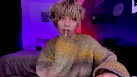 Aaron  online show from May 28, 3:15 am