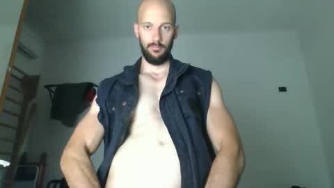 artur833 online show from May 20, 8:04 pm