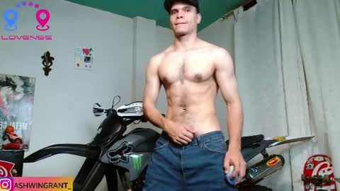 ash_wingrant online show from July 31, 9:42 am