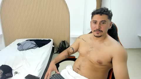 ashlan_king online show from May 16, 5:33 pm