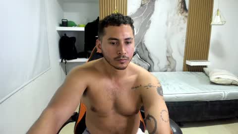 ashlan_king online show from August 2, 7:45 pm
