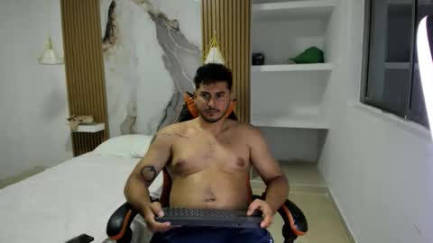 ashlan_king online show from May 1, 4:27 am