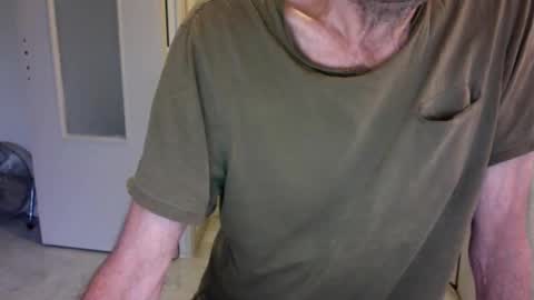 auguste688483 online show from May 5, 8:49 am