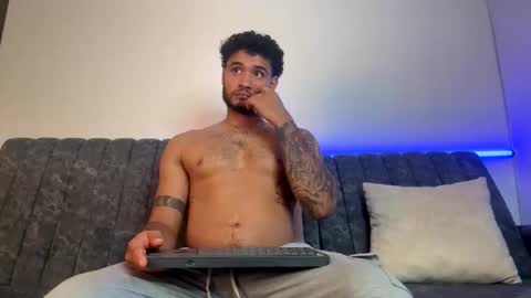 AustinTorres  online show from May 5, 1:29 am