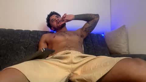 AustinTorres  online show from May 16, 2:09 am