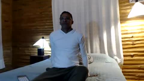 Axcel Borja online show from July 16, 3:02 am