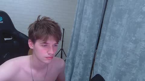 axel_0ne online show from May 26, 7:54 pm