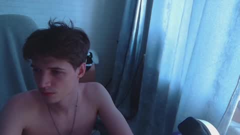 axel_0ne online show from May 23, 7:25 am
