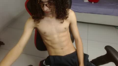 Axel online show from May 13, 1:35 am
