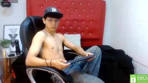 axel_rose20 online show from July 15, 3:13 am