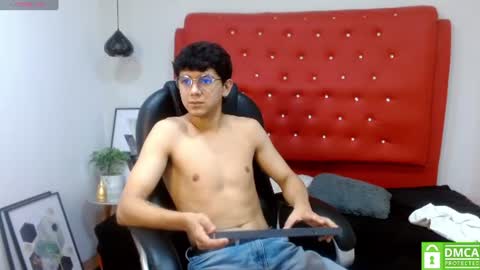 axel_rose20 online show from July 16, 3:24 am