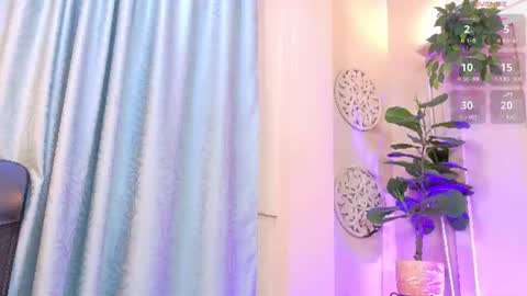 Axel  online show from July 17, 7:20 pm
