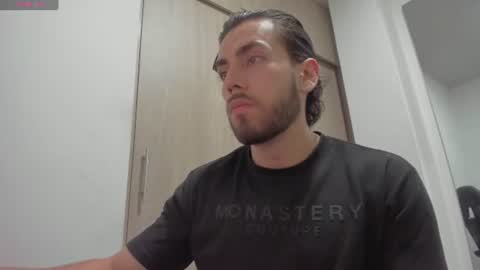 axelblaze_1 online show from June 16, 1:46 pm