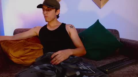 Axel online show from June 12, 6:49 pm
